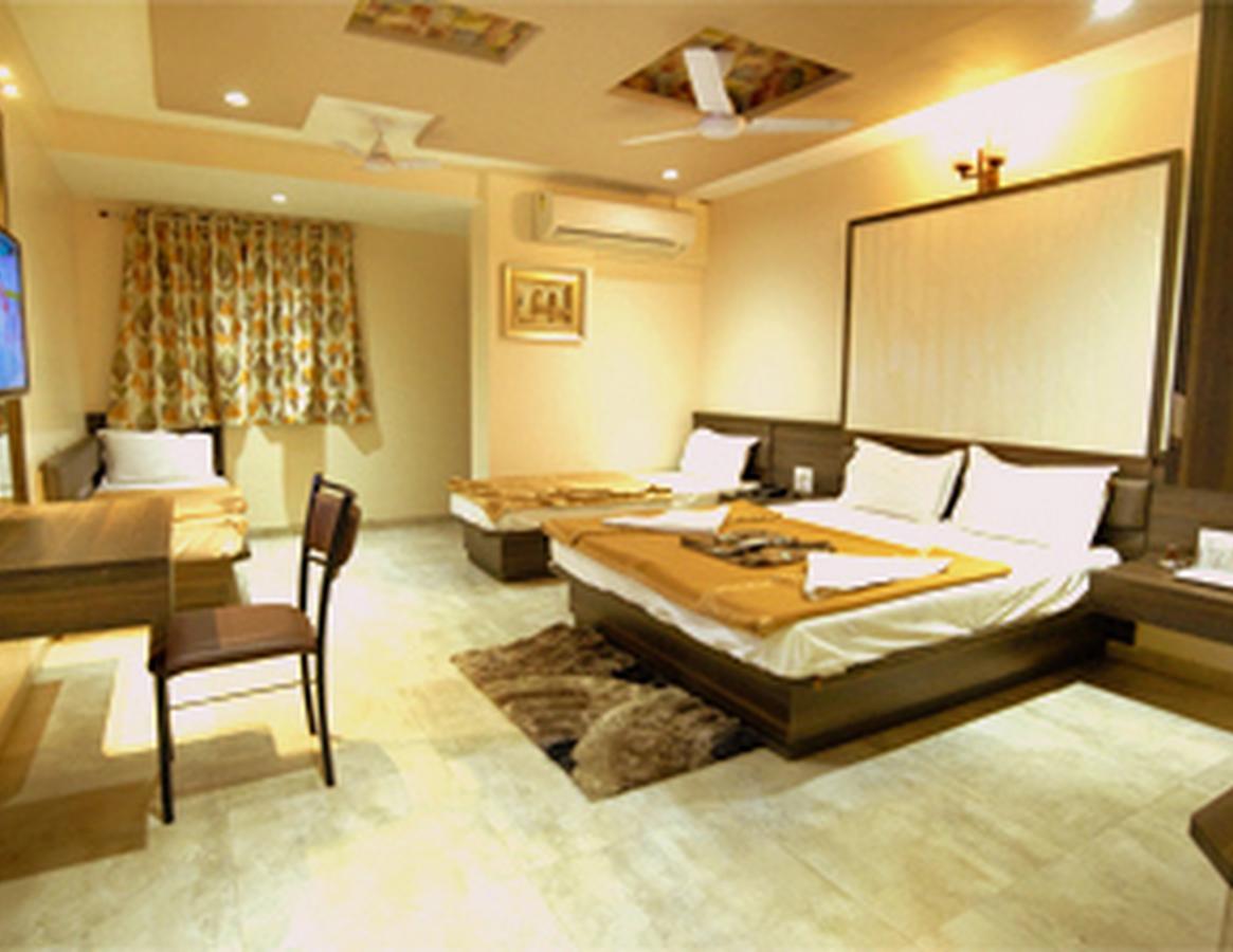 Hotel Sai Suraj Park Sirdi Kültér fotó