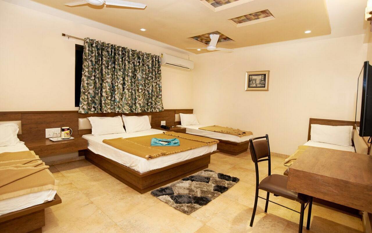 Hotel Sai Suraj Park Sirdi Kültér fotó