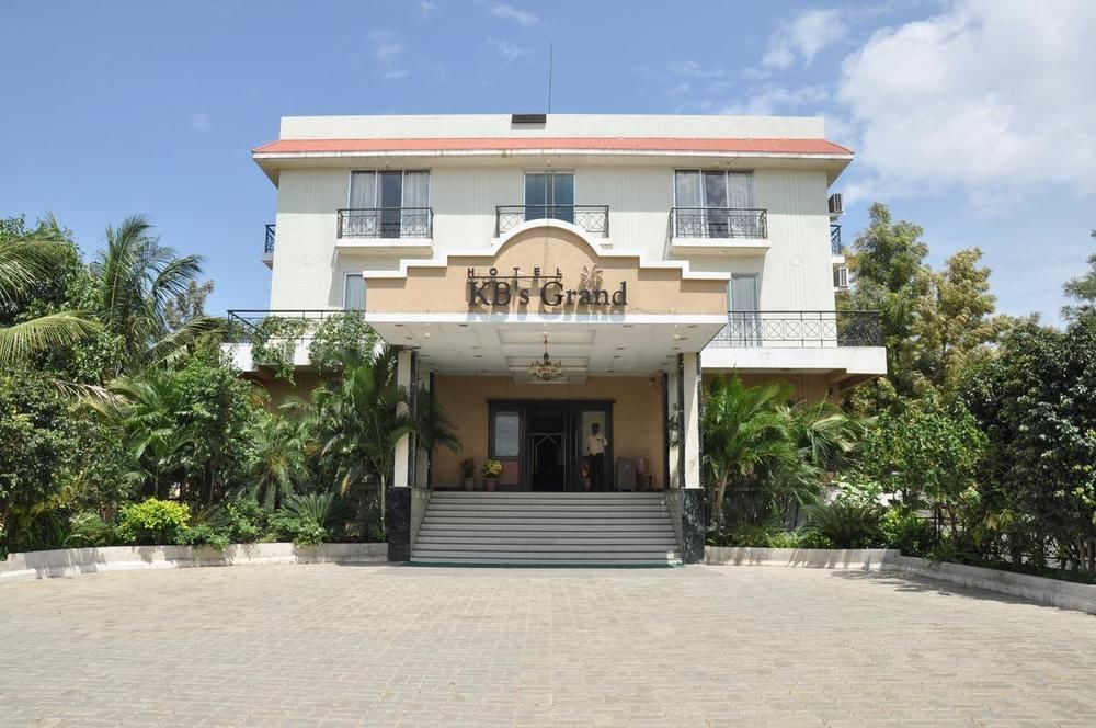 Hotel Sai Suraj Park Sirdi Kültér fotó