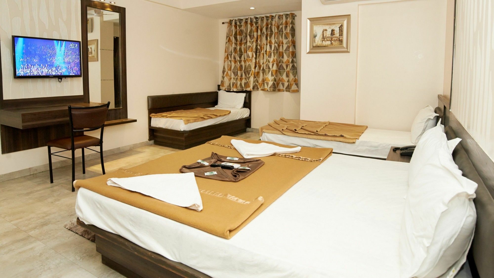 Hotel Sai Suraj Park Sirdi Kültér fotó