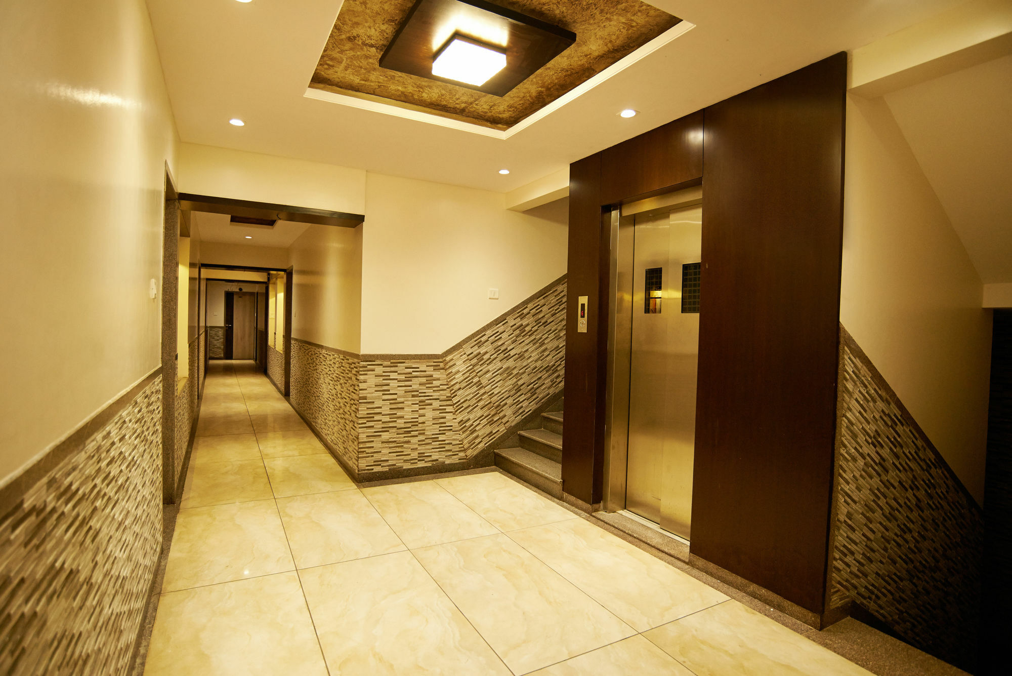 Hotel Sai Suraj Park Sirdi Kültér fotó