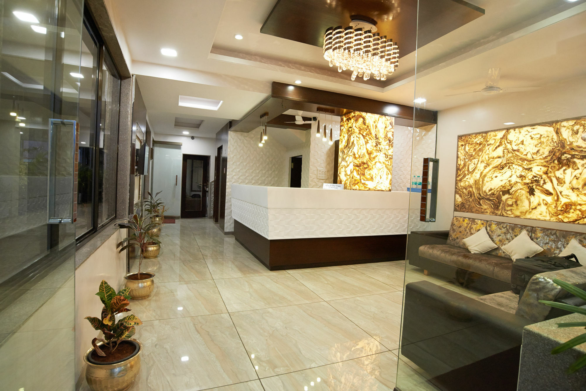 Hotel Sai Suraj Park Sirdi Kültér fotó