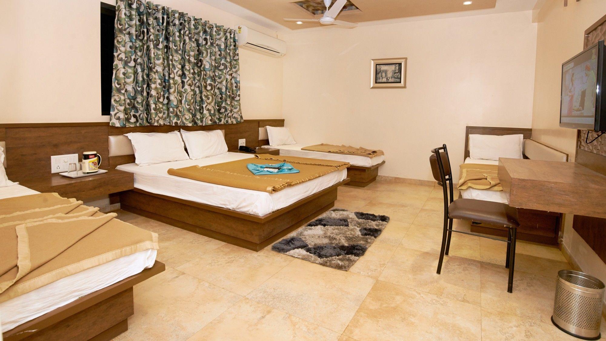 Hotel Sai Suraj Park Sirdi Kültér fotó